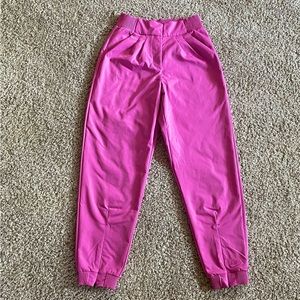 Pink Nike Dri-Fit pants 💖⚡️🌨️  Perfect for fall/winter!!